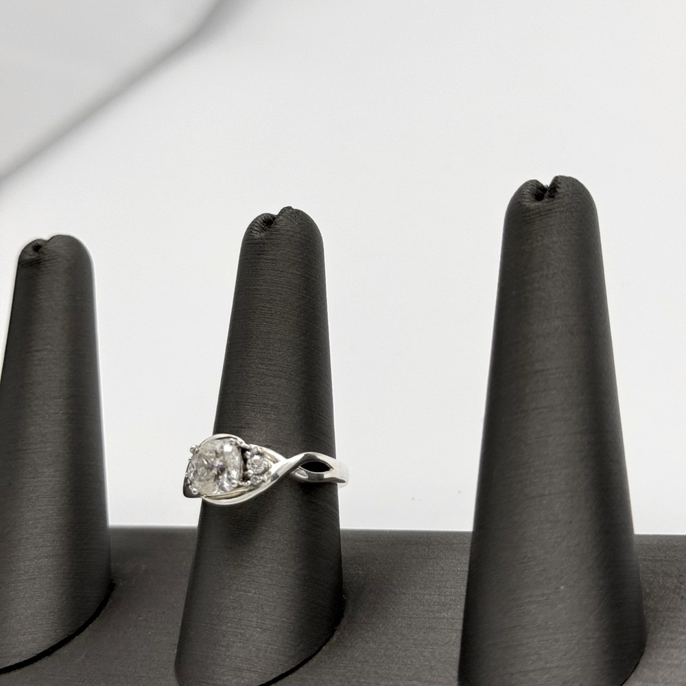 Engagement Ring - Picture 16 of 17